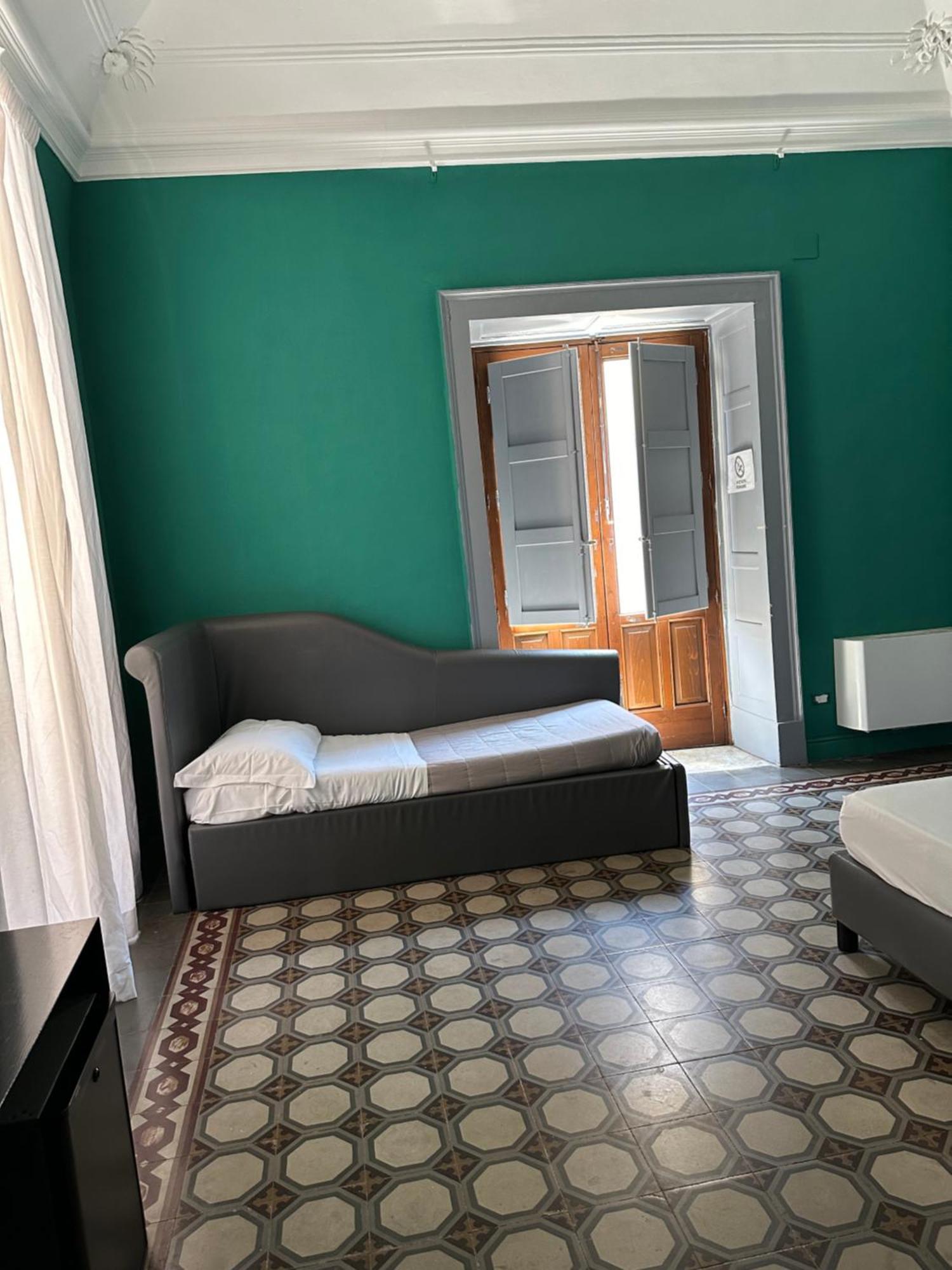 Agatha Cosy Hotel Катания Екстериор снимка